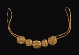 moche gold necklace